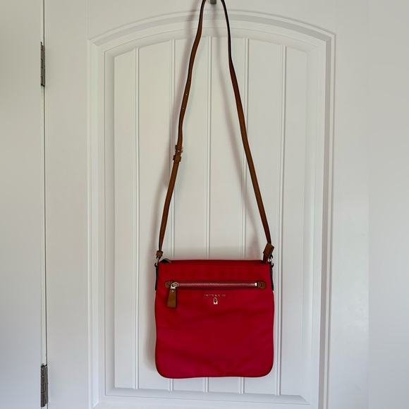 Michael Kors GUC Nylon Brandy Kelsey Crossbody - Picture 6 of 7